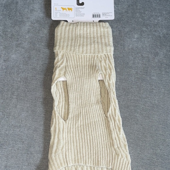 Boots & Barkley Cable Knit Turtleneck Cream Sweater - Picture 7 of 7